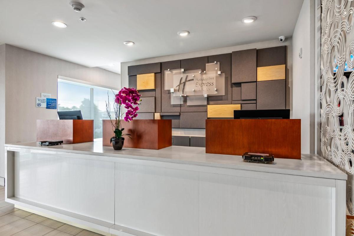 Holiday Inn Express Orlando - Lake Buena Vista Area - image 7