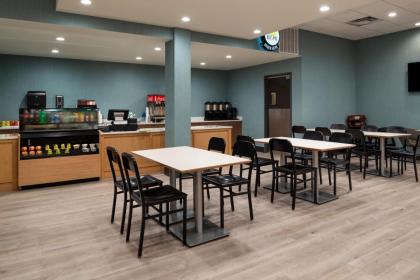 Holiday Inn & Suites - Orlando - International Dr S - image 12