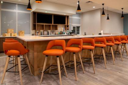 Holiday Inn & Suites - Orlando - International Dr S - image 24