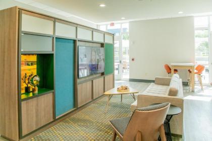 Holiday Inn & Suites - Orlando - International Dr S - image 8