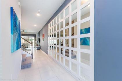 Orlando Newest Resort Community Town Home Townhouse - image 2