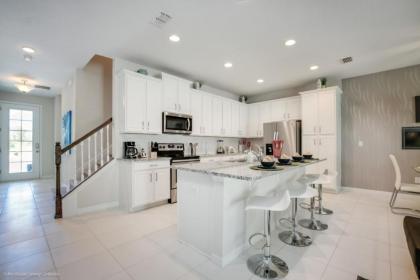 Orlando Newest Resort Community Town Home Townhouse - image 4