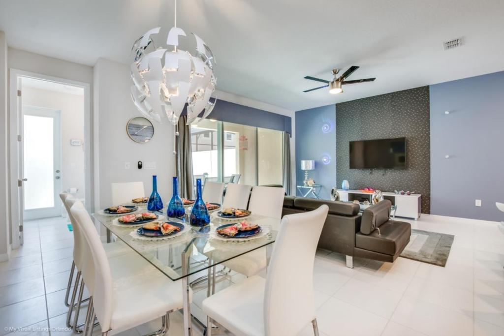 Orlando Newest Resort Community Town Home Townhouse - image 7