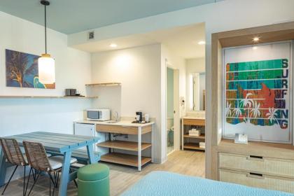 Universal's Endless Summer Resort - Dockside Inn and Suites - image 19