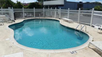 Flamingo Inn - image 5