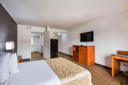 OYO Hotel Orlando Airport - image 14
