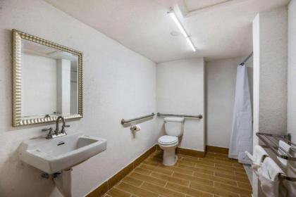 OYO Hotel Orlando Airport - image 15
