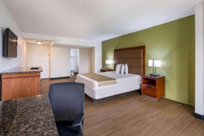 OYO Hotel Orlando Airport - image 17