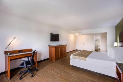 OYO Hotel Orlando Airport - image 19