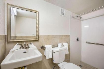 OYO Hotel Orlando Airport - image 29