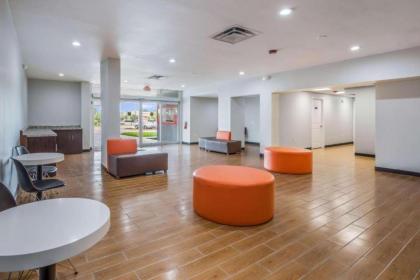 OYO Hotel Orlando Airport - image 4