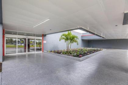 OYO Hotel Orlando Airport - image 9
