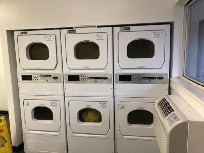 InTown Suites Extended Stay Orlando FL - Universal - image 13