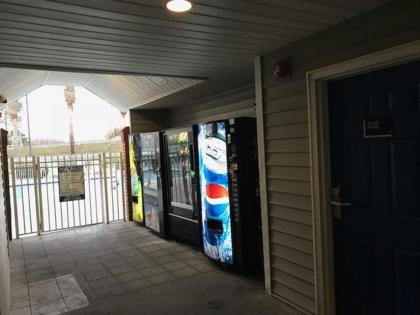 InTown Suites Extended Stay Orlando FL - Universal - image 14