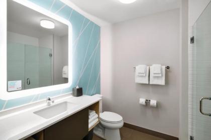 avid hotels - Orlando International Airport - image 16