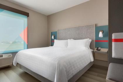 avid hotels - Orlando International Airport - image 20
