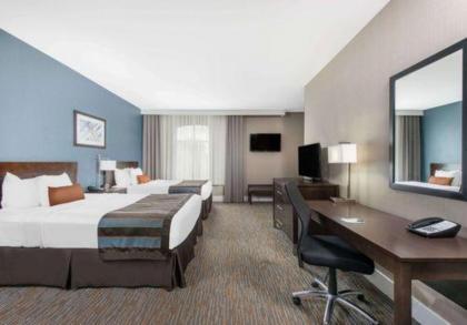La Quinta Inn & Suites by Wyndham Orlando IDrive Theme Parks - image 15