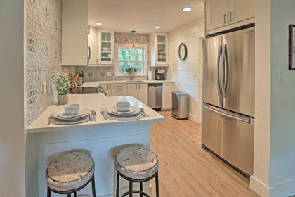 Orlando Vacation Rental Less Than 2 Miles to Lake Ivanhoe! - image 7