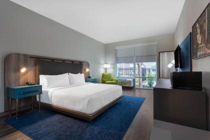 TRYP by Wyndham Orlando - image 20
