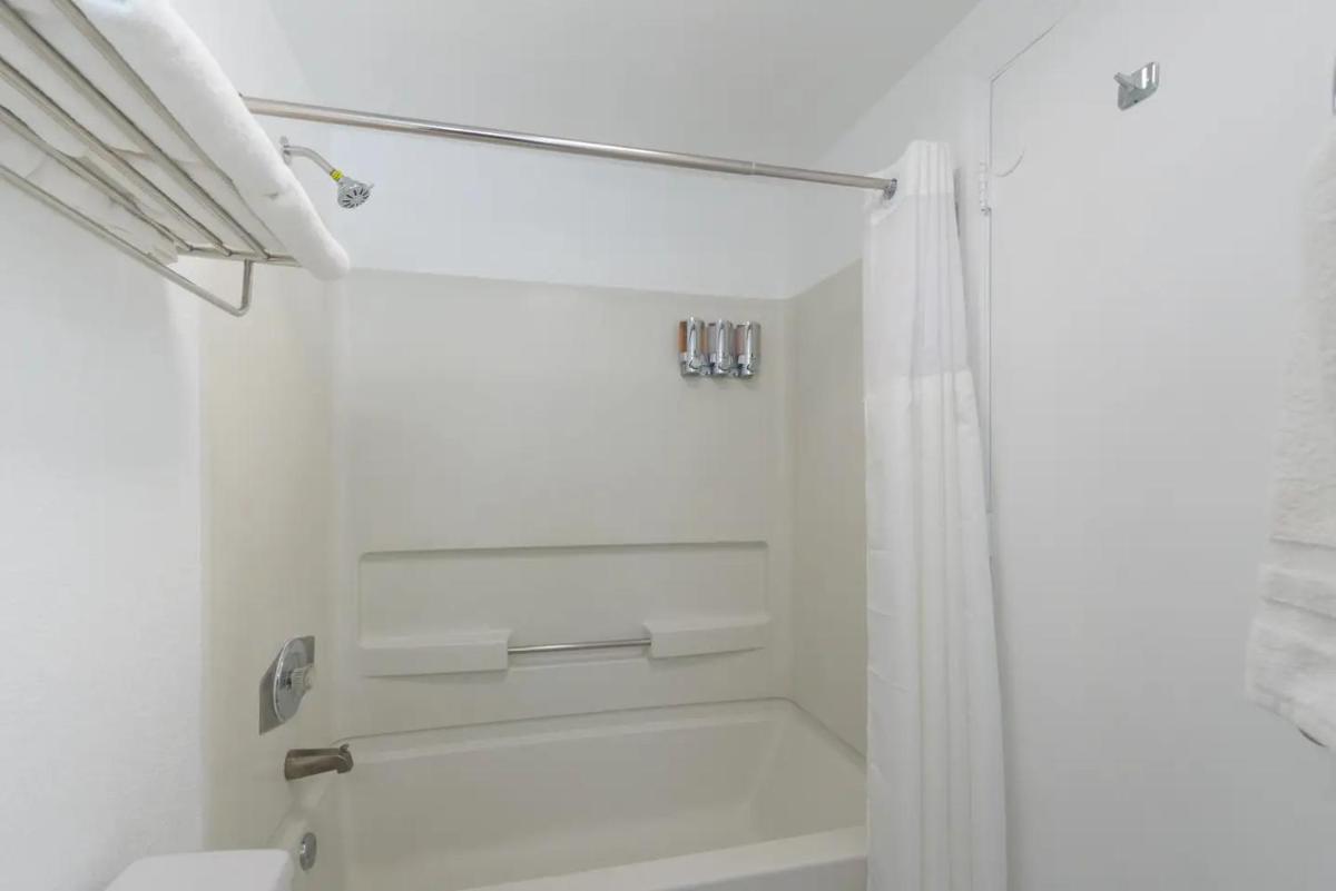 Enclave Apartments at International Drive - image 4