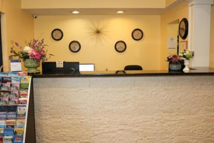 Shining Light Inn & Suites - image 11