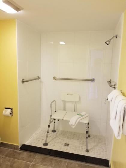 Shining Light Inn & Suites - image 13