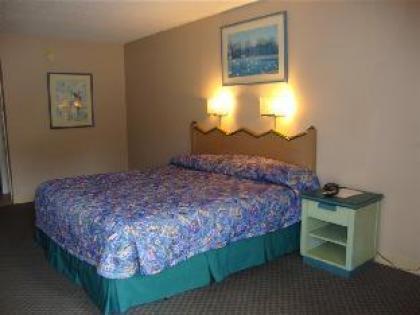 Shining Light Inn & Suites - image 4