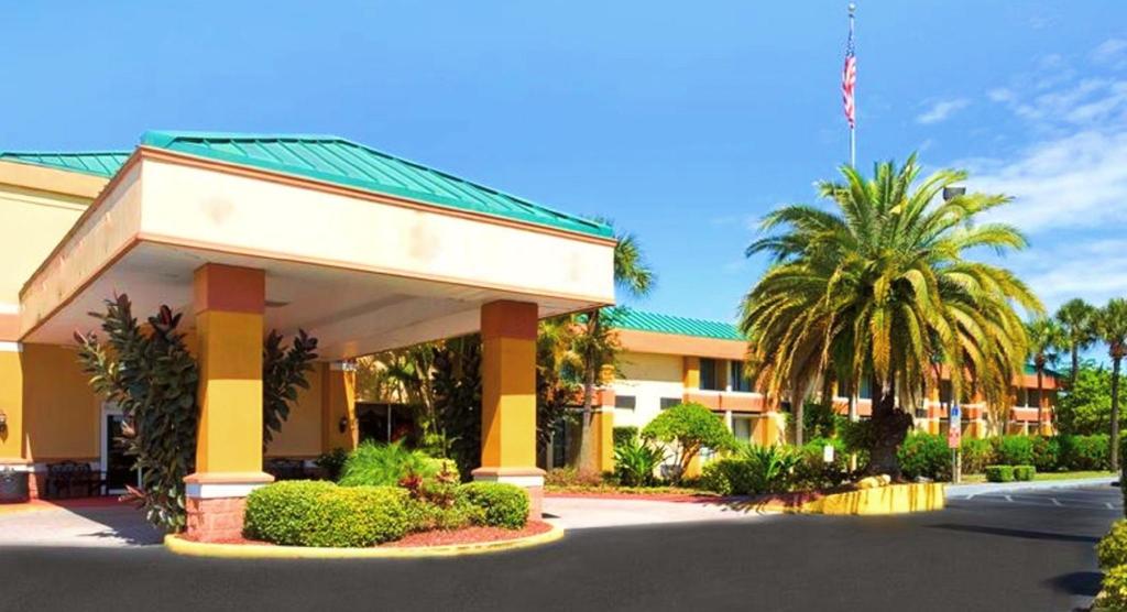 Bposhtels Orlando Florida Mall - image 4