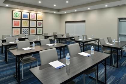 Holiday Inn Express Orlando South Park - image 12