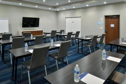 Holiday Inn Express Orlando South Park - image 13