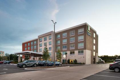 Holiday Inn Express Orlando South Park - image 4