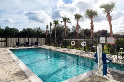 Holiday Inn Express Orlando South Park - image 7