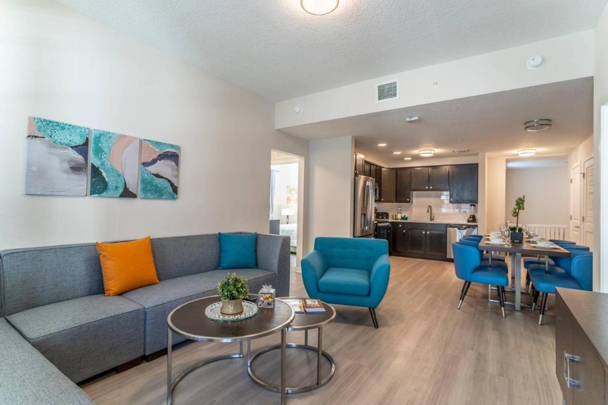 4013 Vista Cay - image 3