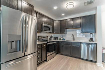4013 Vista Cay - image 5