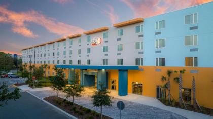 SPOT X Hotel Orlando/Intl Dr by The Red Collection - image 6