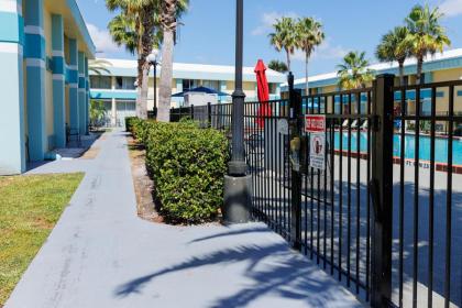 Garnet Inn & Suites Orlando - image 17