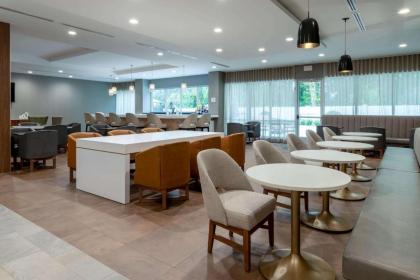 Wyndham Garden Orlando Airport - image 8