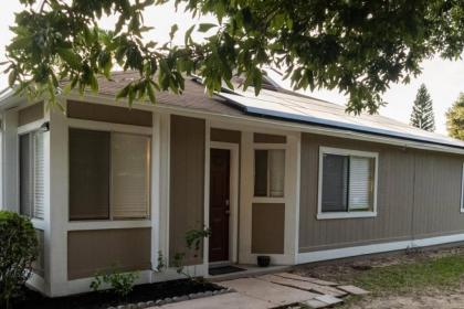 Spacious Home Close to Attractions Sleeps 4 - image 2