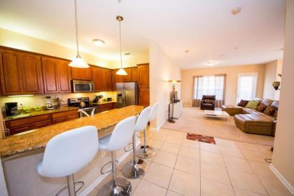 Lui's Vista Cay Condo - image 8