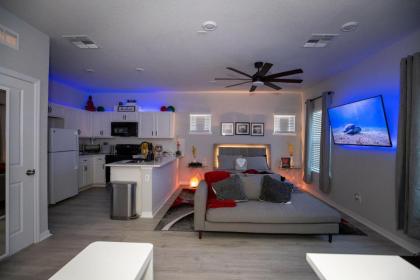 Pet Friendly Modern Zen Studio Retreat with Hot Tub! home - image 12