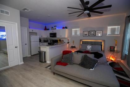 Pet Friendly Modern Zen Studio Retreat with Hot Tub! home - image 20