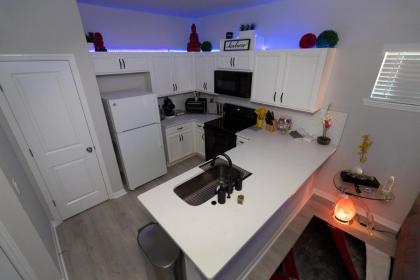 Pet Friendly Modern Zen Studio Retreat with Hot Tub! home - image 22