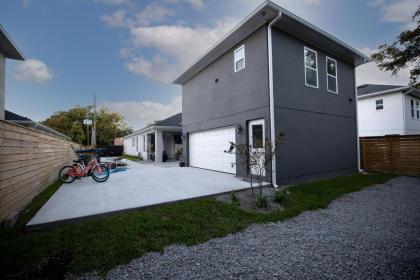 Pet Friendly Modern Zen Studio Retreat with Hot Tub! home - image 5