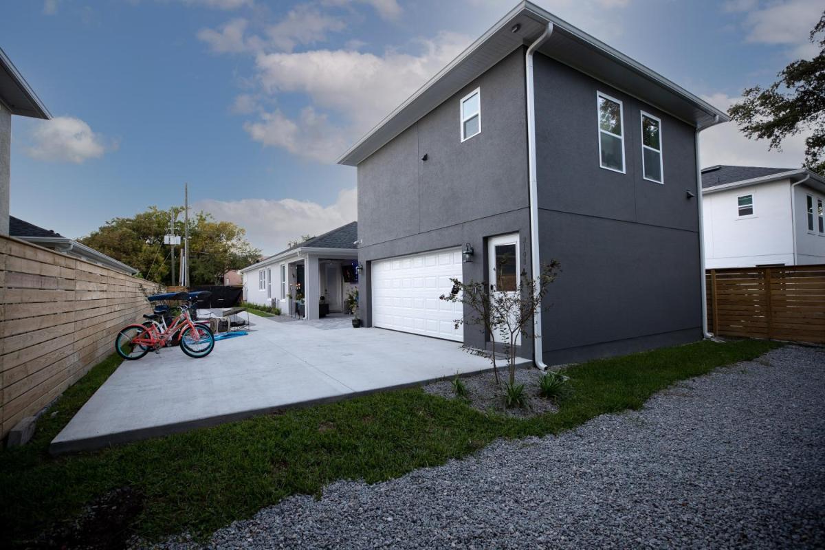 Pet Friendly Modern Zen Studio Retreat with Hot Tub! home - image 5