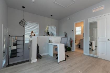 Pet Friendly Modern Zen Studio Retreat with Hot Tub! home - image 7