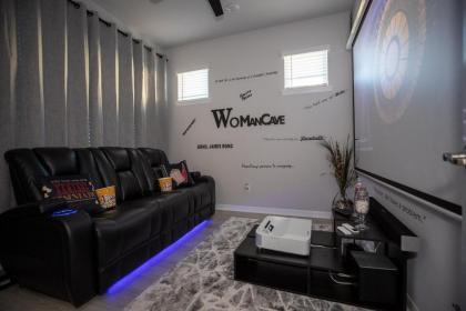Brand New Modern Pet Friendly Zen Home with Private Home Theater & Hot Tub! home - image 26