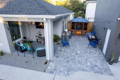 Brand New Modern Pet Friendly Zen Home with Private Home Theater & Hot Tub! home - image 4