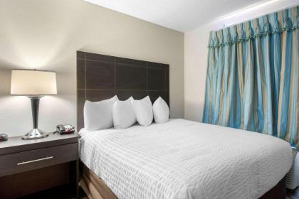 Clarion Inn & Suites Kissimmee-Lake Buena Vista South - image 15