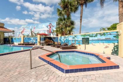 Clarion Inn & Suites Kissimmee-Lake Buena Vista South - image 4