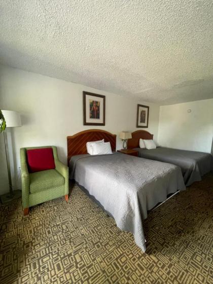 Ambassador Inn - image 14